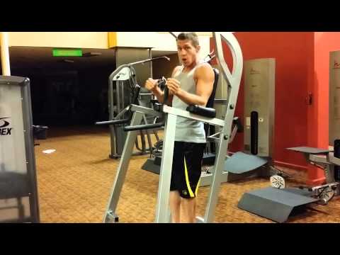 How to do captain&#039;s chair leg raises - Andy Frisch
