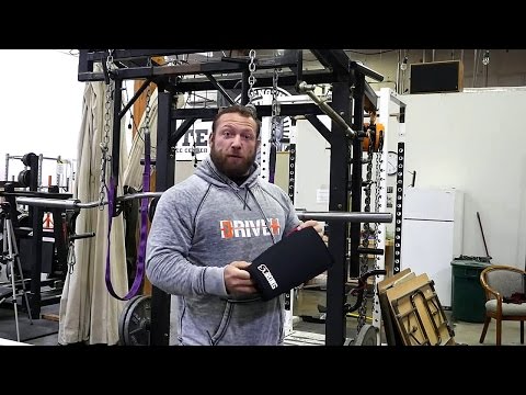 SIDE BY SIDE REVIEW - Sling Shot Strong Knee Sleeves VS SBD for Powerlifting Squat #kneesleeves